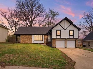6608 E 124th St, Grandview, MO 64030
