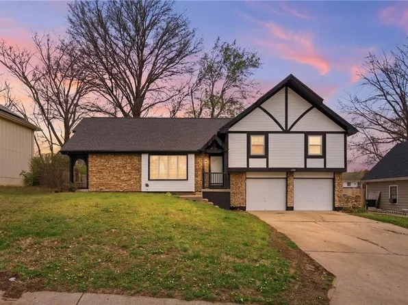 6608 E 124th St, Grandview, MO 64030