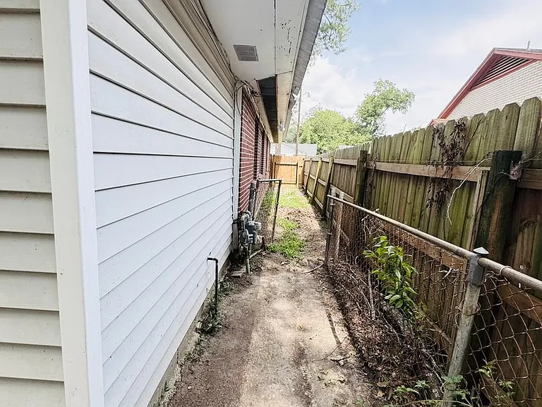 1955 Rice Dr — Photo 33