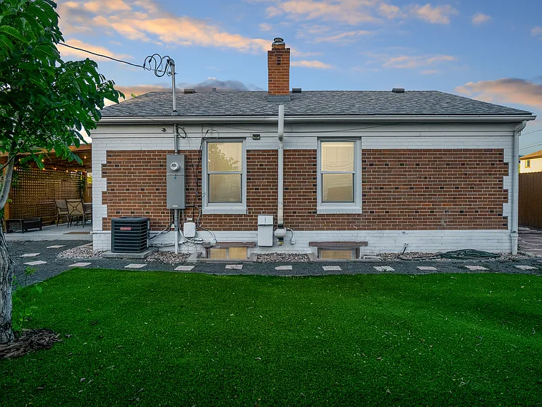 3947 Haddon Rd — Photo 52