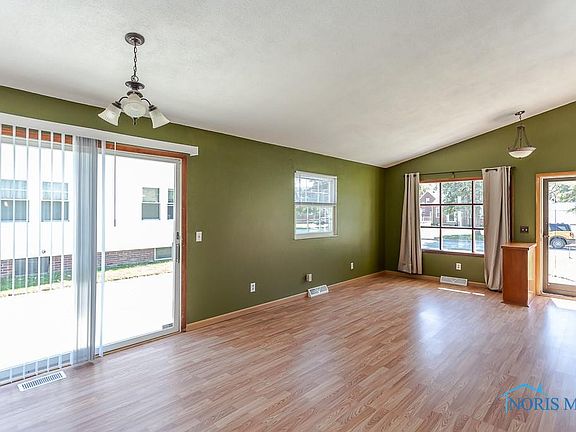3rd image of 3022 Colby Dr
