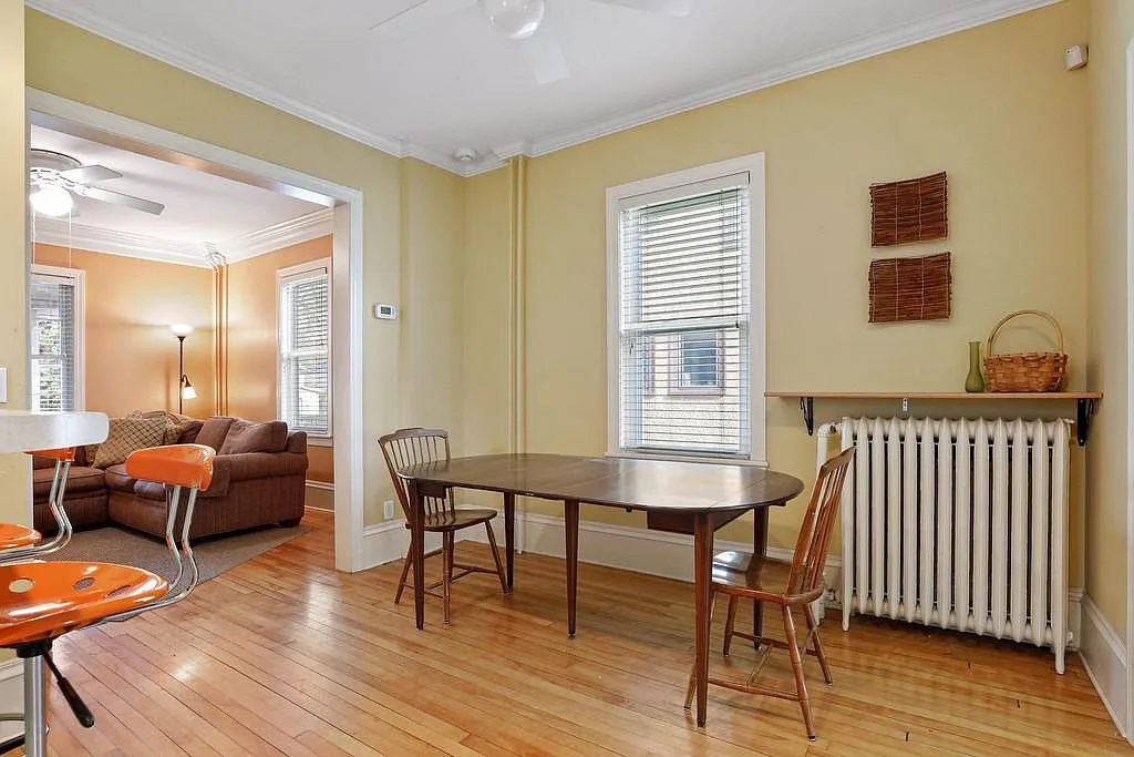 6 bed, 4319 sqft, $3,000 — Photo 2
