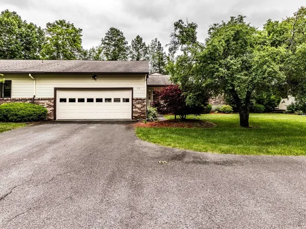 903 Kimry Moor, Fayetteville, NY 13066