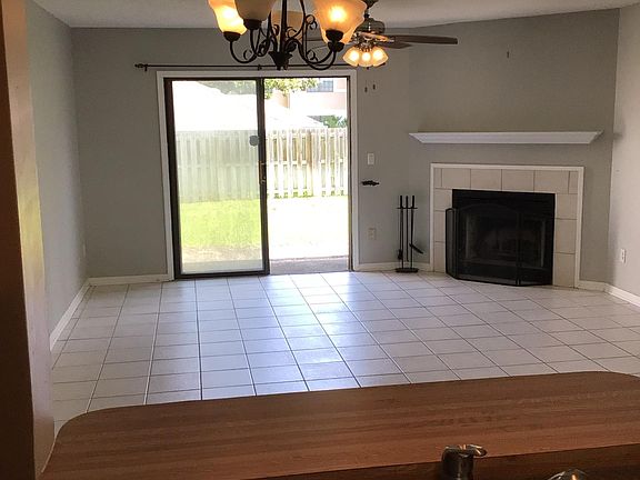 4th image of 2142 Sea Hawk Dr