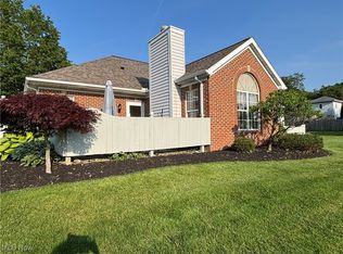 10 Stratford Green Dr APT 3, Canfield, OH