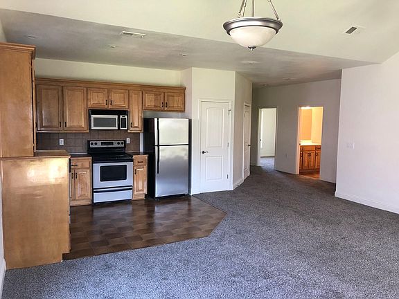 4th image of 6425 E 125th Ter