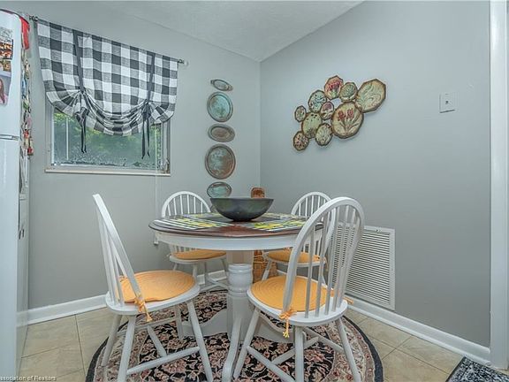5th image of 1853 Grey Oak Ln