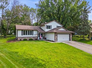 8233 Nevada Cir, Bloomington, MN 55438