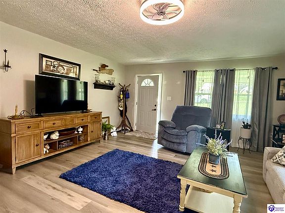 5th image of 3801 Deer Haven Dr
