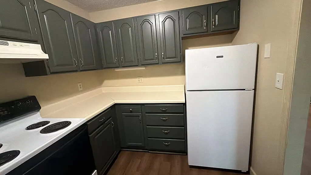 2 bed, 1.5 bath, $1,695 — Photo 1