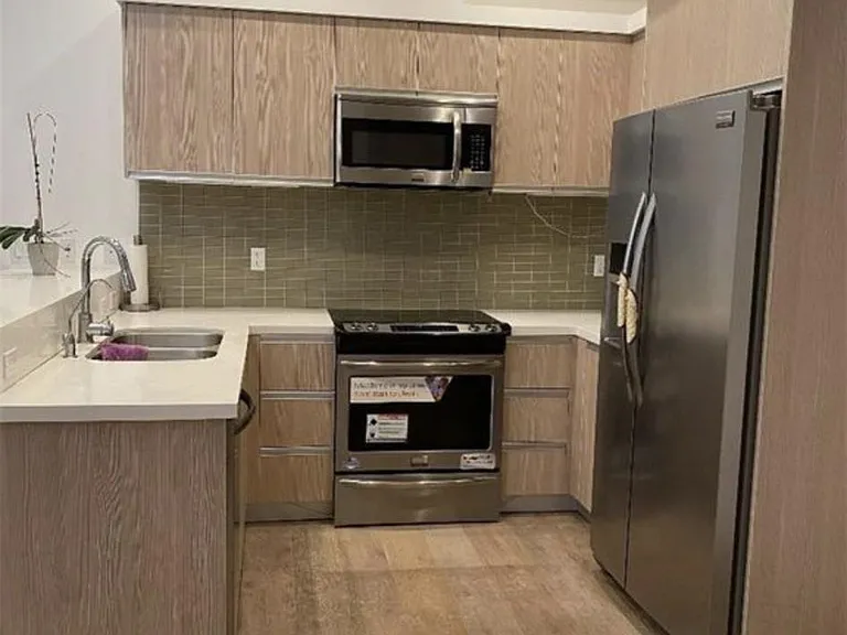 210 N Monterey St #505 — Photo 4