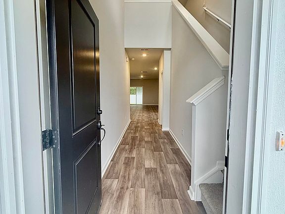 2nd image of 500 Cambria Dr