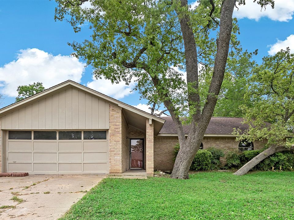 1st image of 3708 Valley Oaks Dr