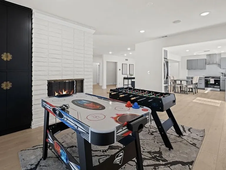 2617 S Beverly Dr — Photo 48