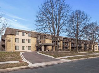 3461 Kent St APT 1004, Shoreview, MN 55126