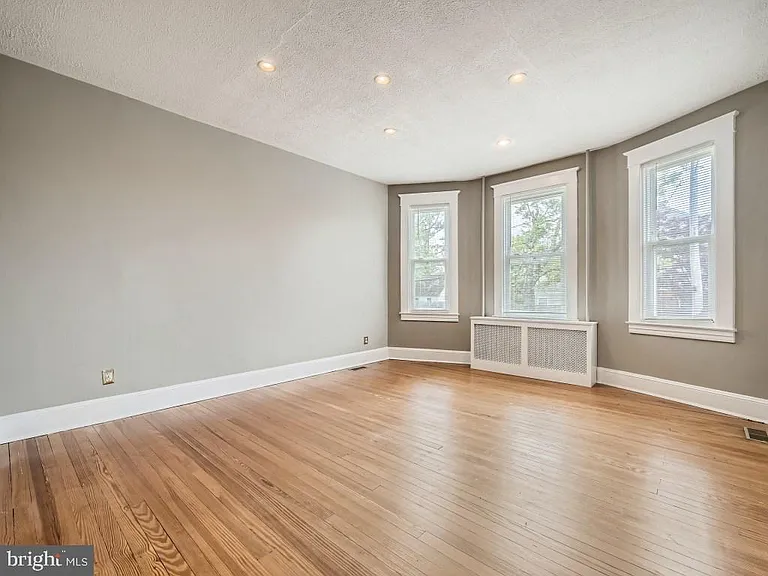 3201 E Joppa Rd — Photo 7