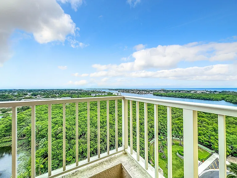 700 E Boynton Beach Blvd #1408 — Photo 4