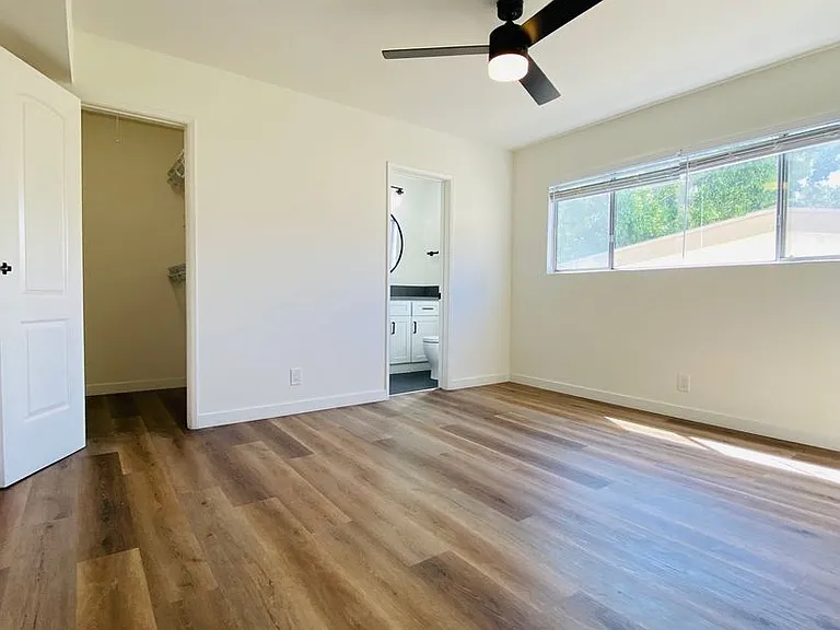 212 S Arnaz Dr — Photo 21
