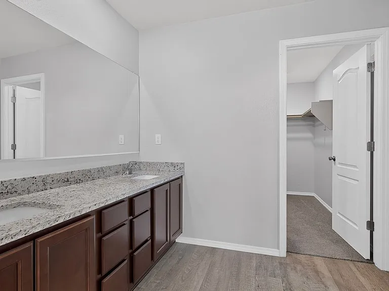 1504 Gulfstream Dr SE — Photo 11