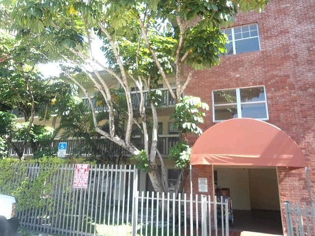 1st image of 1855 NE 121st St APT 15