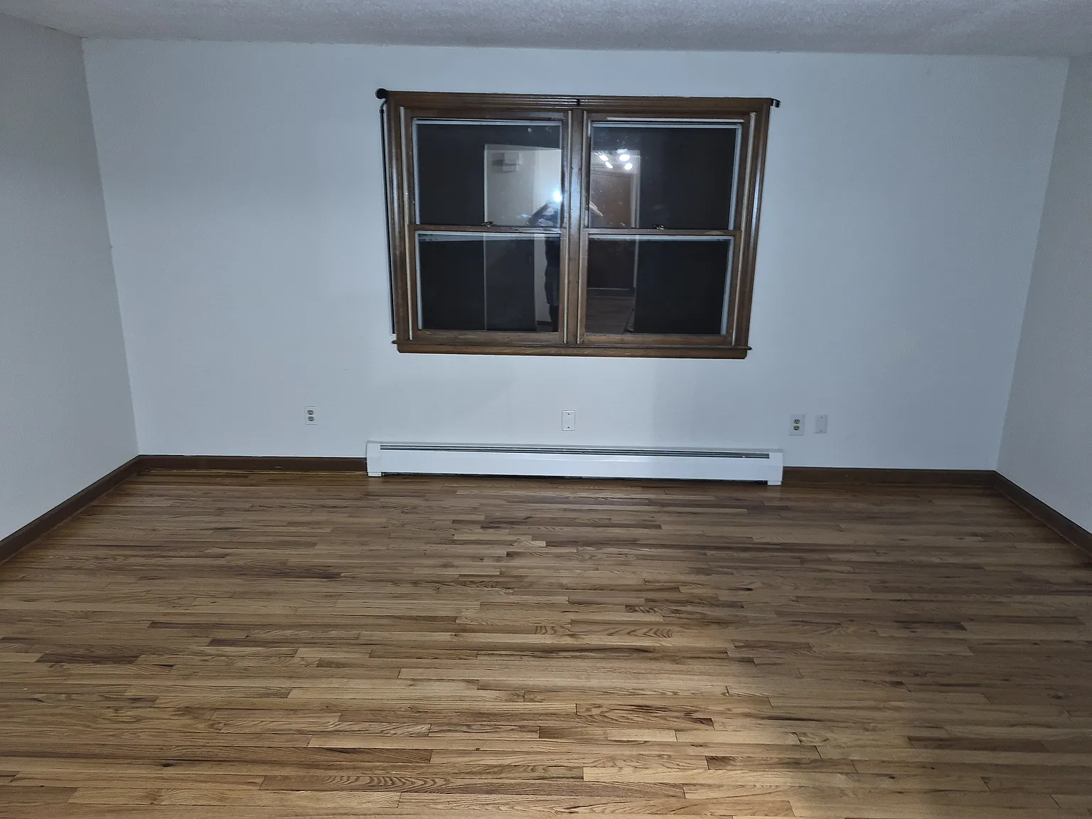 3 bed, 2.5 bath, 1300 sqft, $2,300 — Photo 3