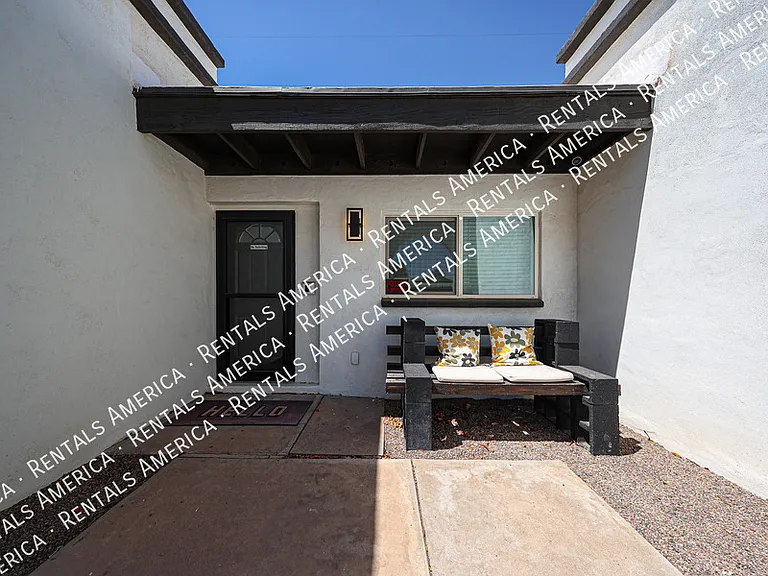 2902 W Straford Dr — Photo 38