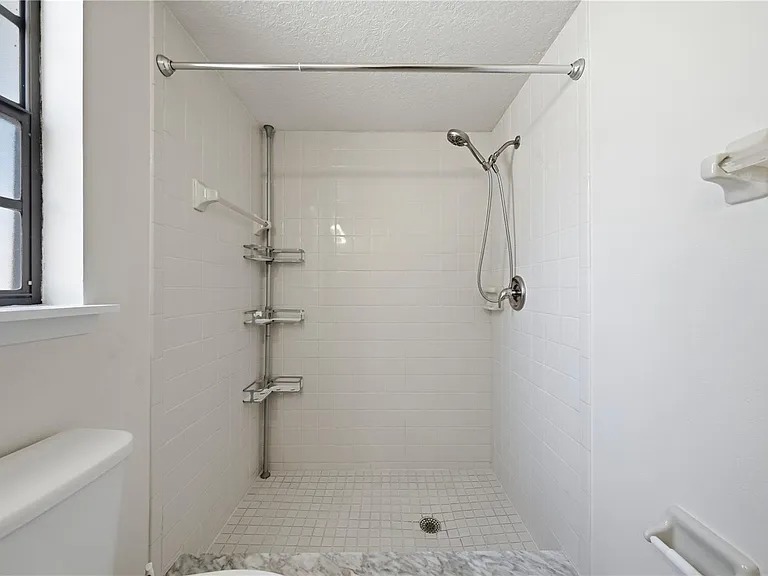625 E 8th Ave — Photo 11