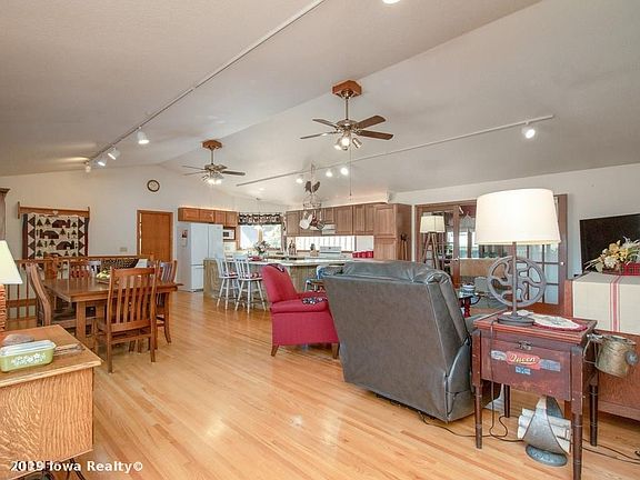 3rd image of 1595 30th Ave