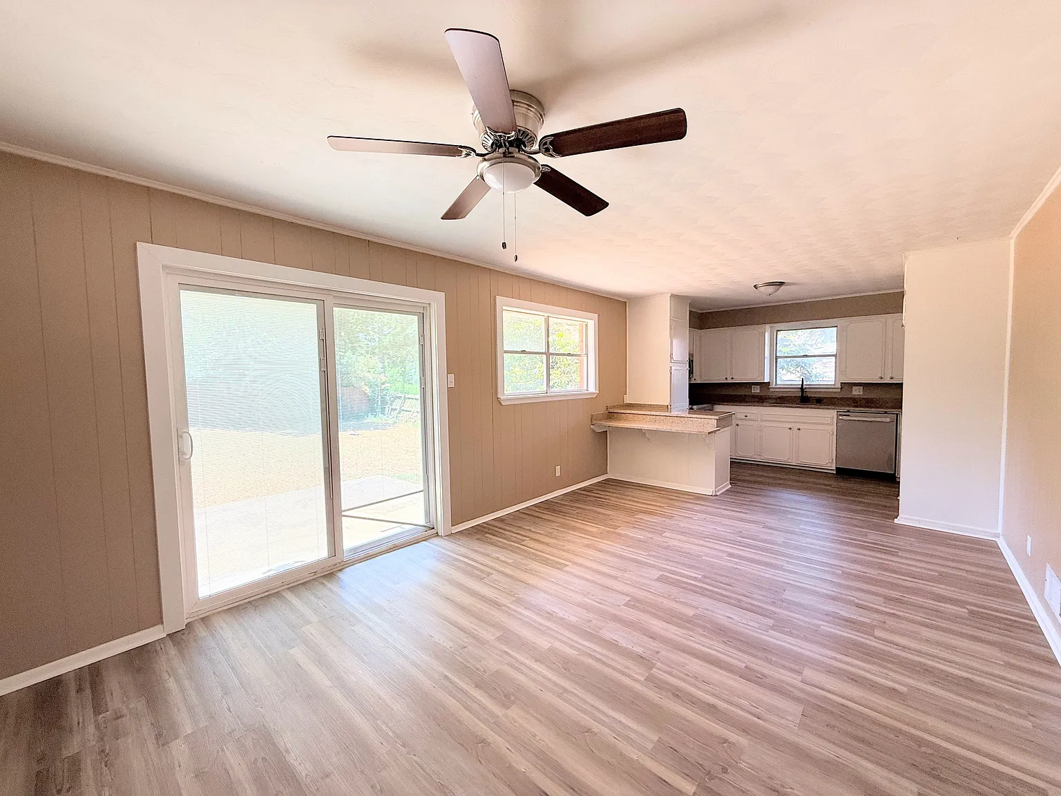 3 bed, 1432 sqft, $1,750 — Photo 2