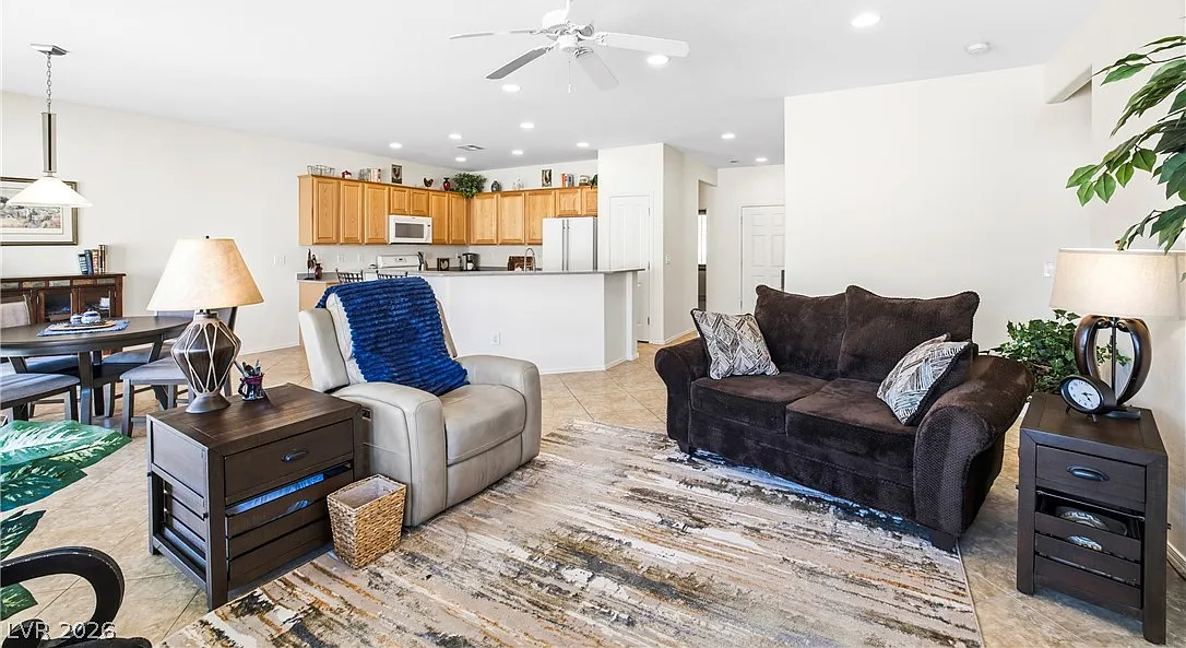 2 bed, 2.0 bath, 1596 sqft, $2,300 — Photo 4