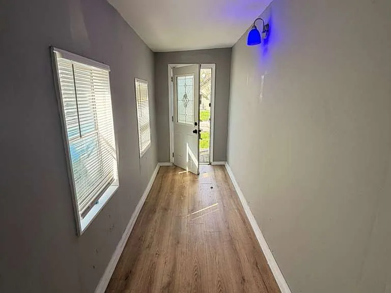 1204 Camden St — Photo 12