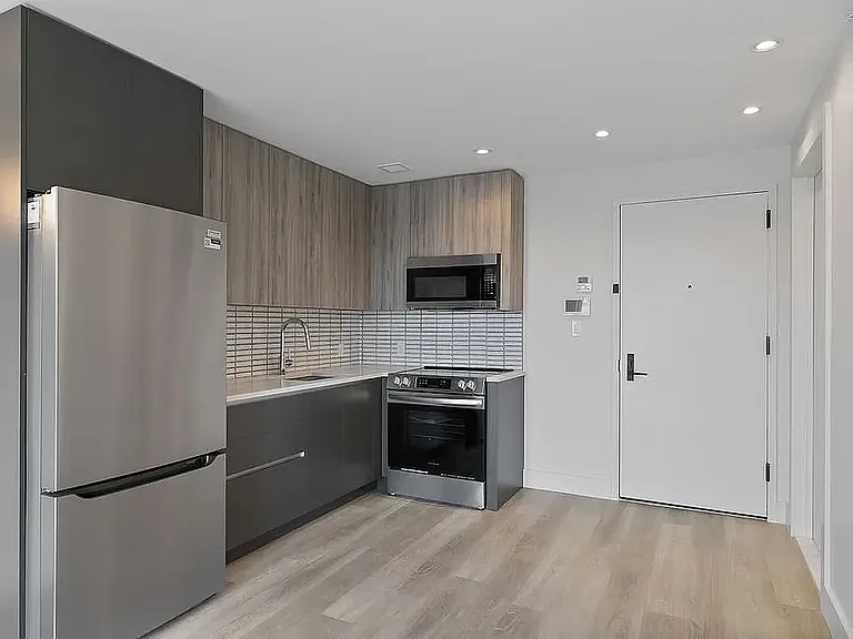 880 Rogers Ave #704 — Photo 4