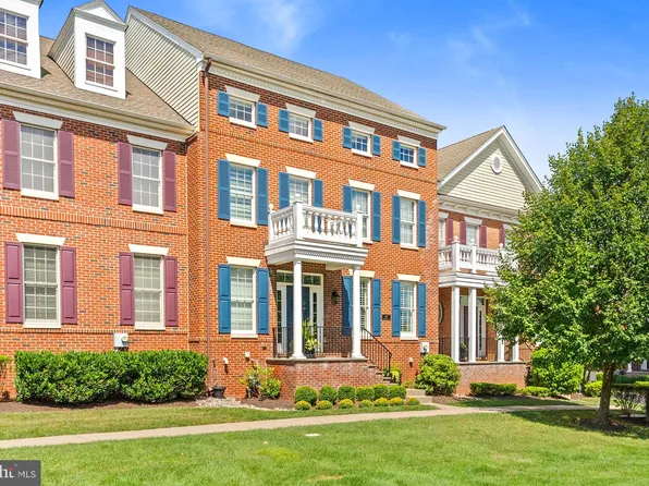 144 Yeates Aly, Newtown, PA 18940