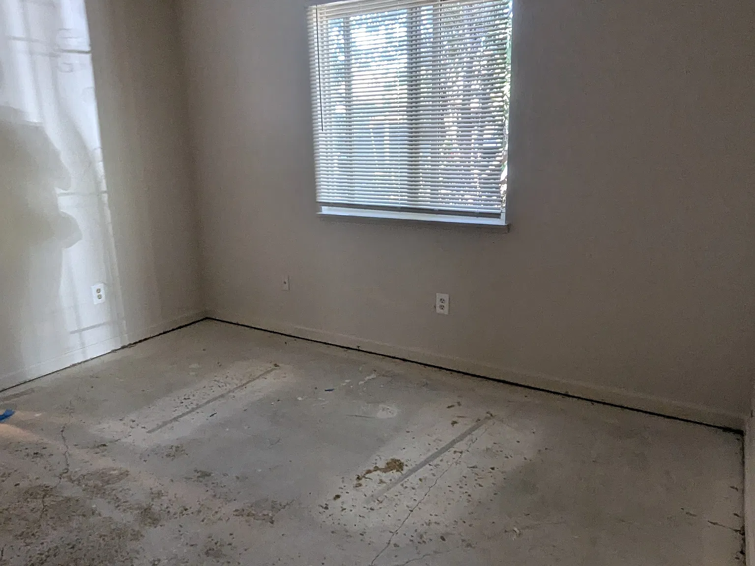 1 bed, 900 sqft, $1,000 — Photo 4