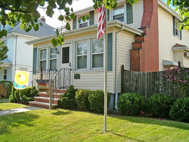 1st image of 114 Frederick Ave