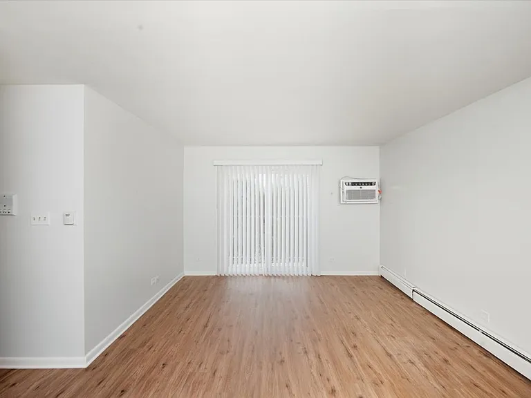 126 W Washington St #324 — Photo 8