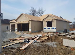 6710 Woodside Ave, Kansas City, MO 64133