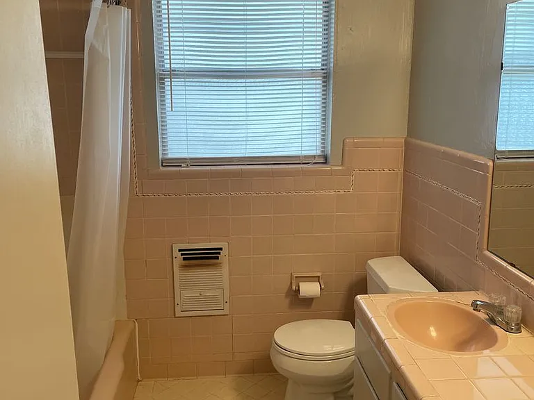 725 Elmwood Dr — Photo 10
