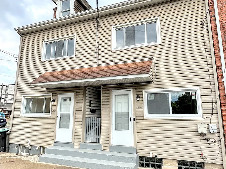 209 Mary St — Photo 31