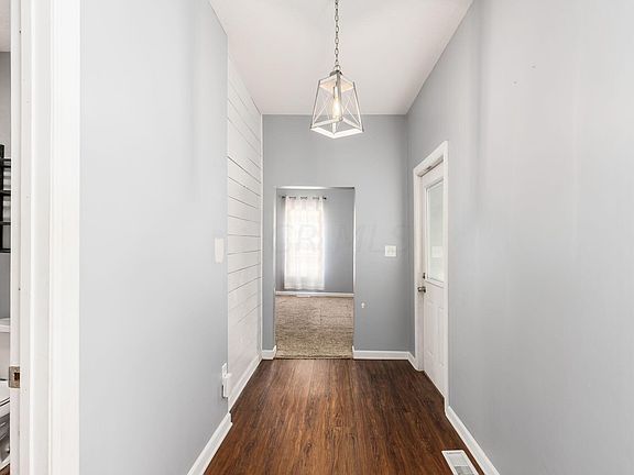 3rd image of 8 E Bomford St