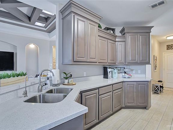 5th image of 3804 N Silver Ln