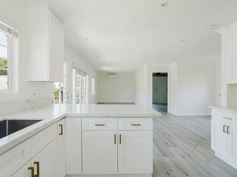 408 Spencer St #D — Photo 16