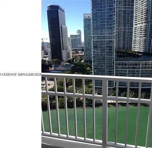 Courvoisier Courts Condo — Photo 2