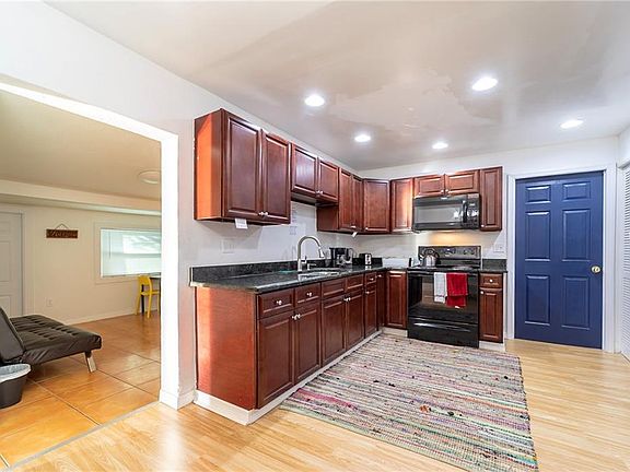 5th image of 2808 Calico Ct