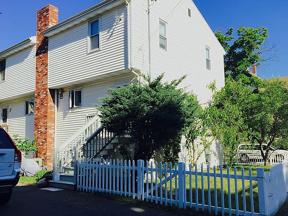 3rd image of 13 Kneeland St