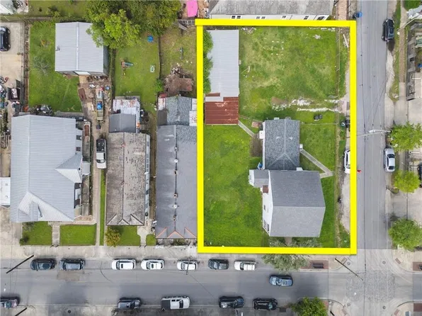8403 Oak St, New Orleans, LA 70118