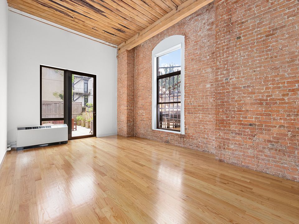 1st image of 390 Wythe Ave APT 1B