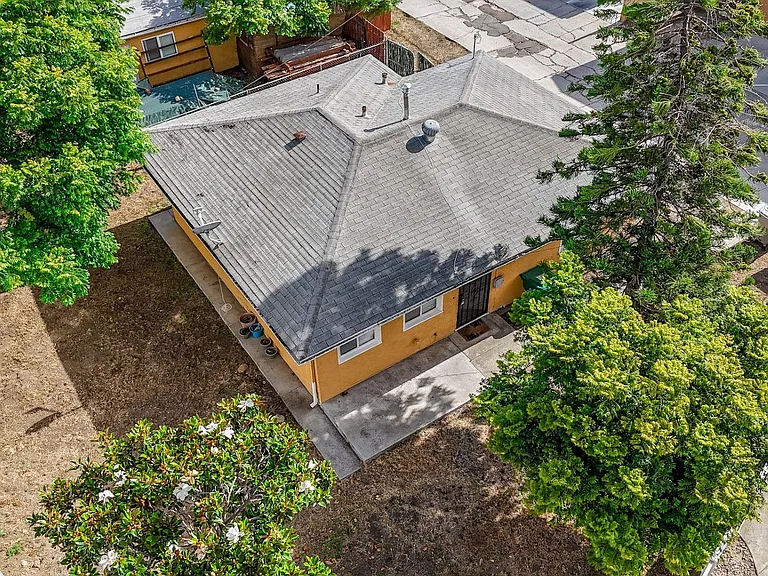 2924-2932 Suncrest Dr — Photo 22