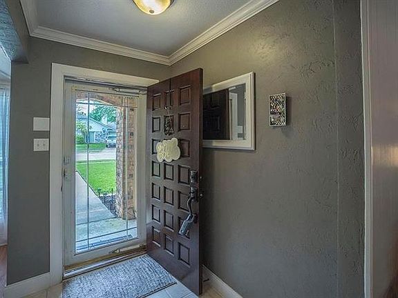 2nd image of 1502 Blake Dr