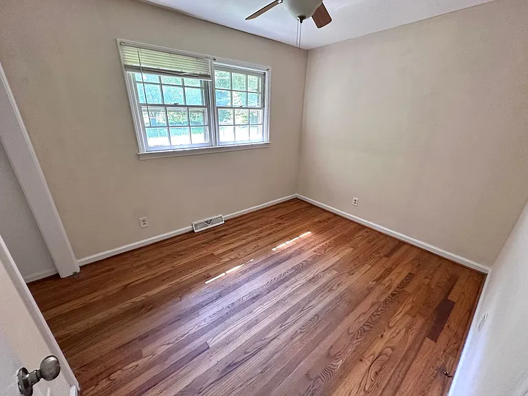 7 Johns Dr NE — Photo 11